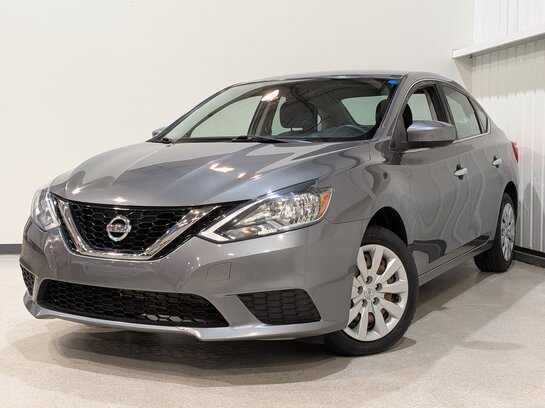 Nissan Sentra 4dr Sdn CVT SV 2017 Gris