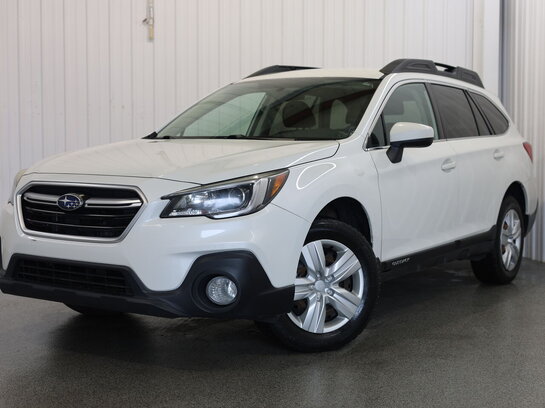 Subaru Outback 2.5i, Attelage remorque, Hayon électrique, Air climatisé 2019 Blanc