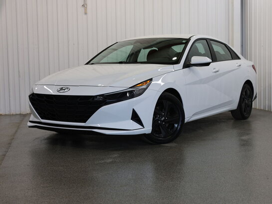 Hyundai Elantra Preferred IVT, Démarreur à distance, Caméra de recule, Hayon électrique 2023 Blanc