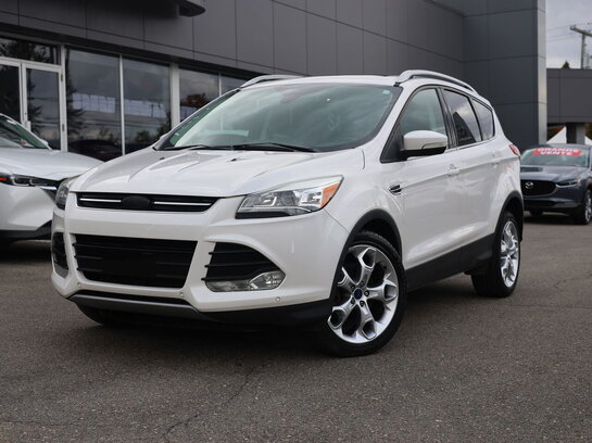 Ford Escape 4 RM 4 portes Titanium, Toit ouvrant panoramique, Sièges à fonction mémoire, Démarreur à 2015 Blanc